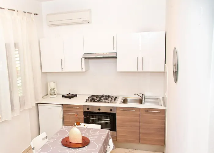 With A Parking Space Liznjan, Medulin - 7214 *